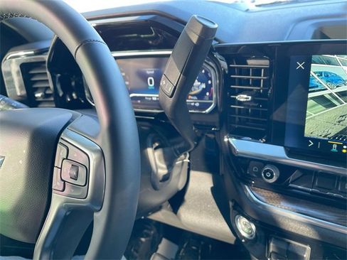 Used 2025 Chevrolet Silverado 2500 LT w/ Trail Boss Package image 15