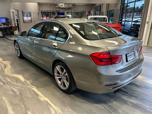 Used 2018 BMW 330i xDrive Sedan AWD/4WD image 34