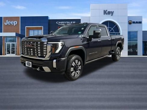 Used 2024 GMC Sierra 2500 Denali w/ Denali Reserve Package image 2
