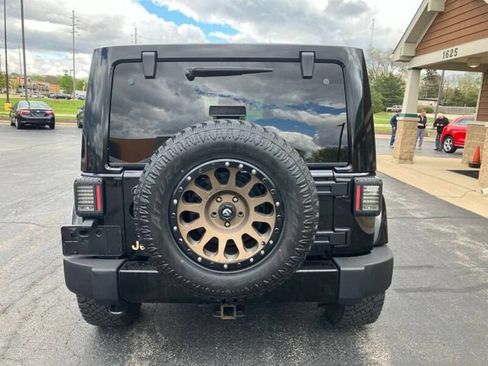 Used 2014 Jeep Wrangler Unlimited Sahara AWD/4WD image 5