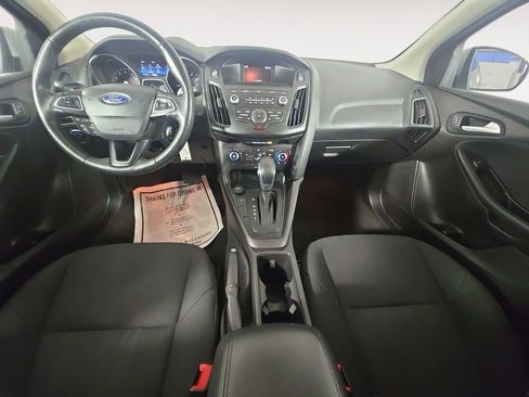 Used 2018 Ford Focus SE w/ Cold Weather Package image 10