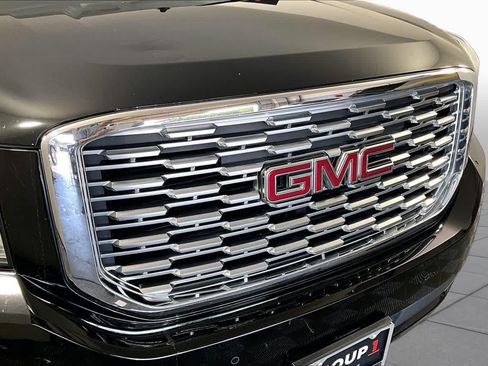 Used 2020 GMC Yukon XL Denali RWD image 27