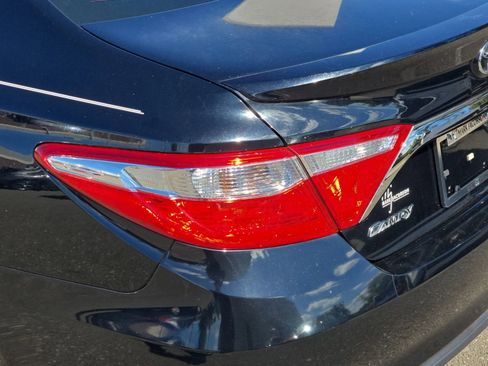 Used 2016 Toyota Camry SE image 32