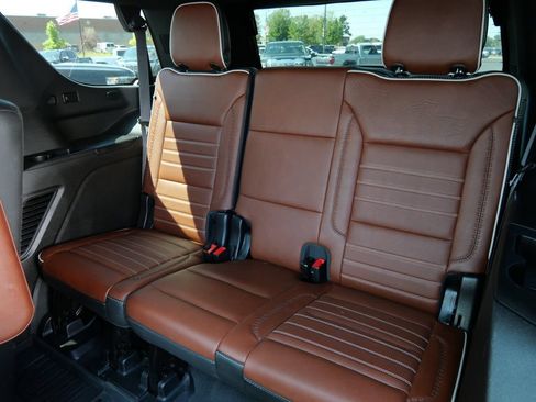 Used 2023 GMC Yukon Denali Ultimate w/ LPO, Floor Liner Package AWD/4WD image 18