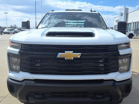 Used 2025 Chevrolet Silverado 3500 W/T image 3