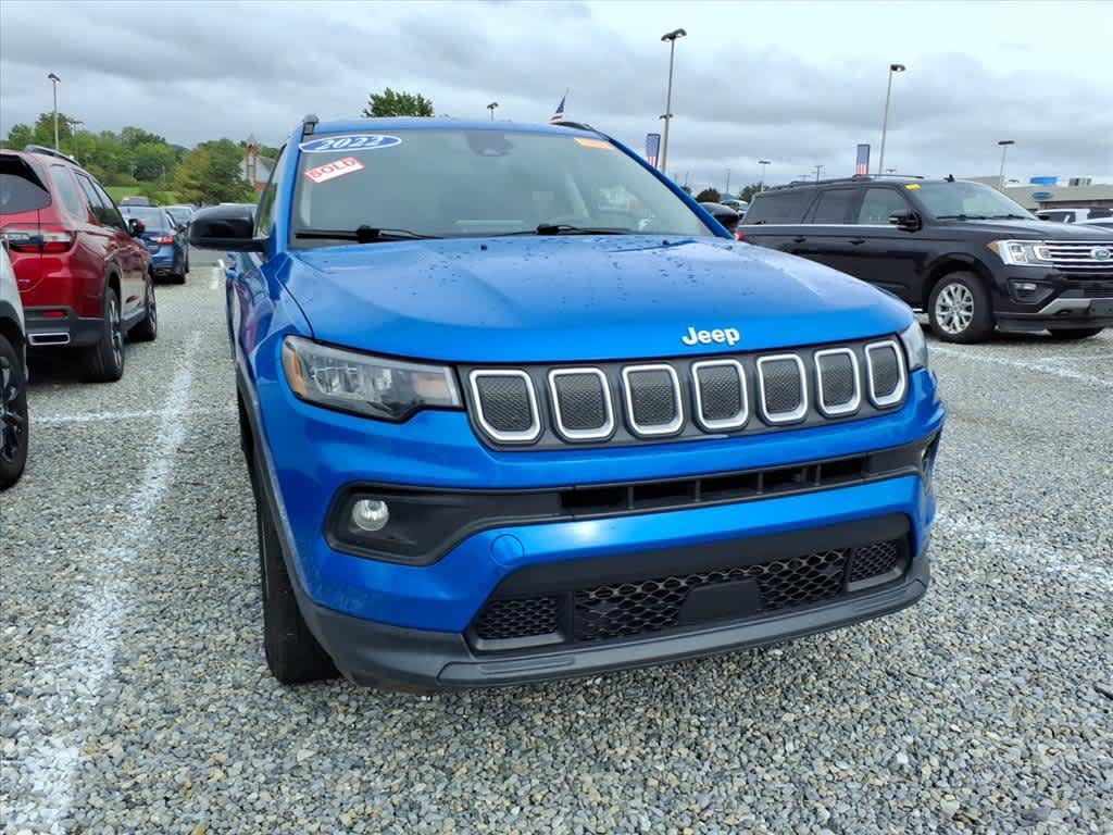 Used 2022 Jeep Compass Latitude AWD/4WD image 11