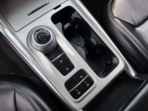 Used 2022 Ford Explorer XLT w/ Equipment Group 202A image 15