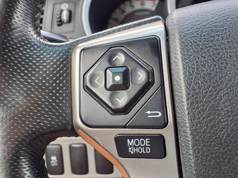 Used 2015 Toyota Tacoma PreRunner w/ TRD Off-Road Package RWD image 28