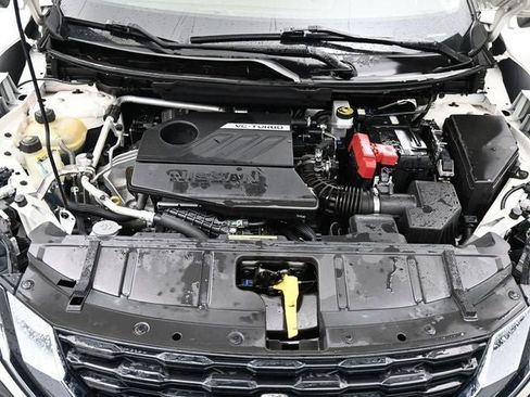 Used 2023 Nissan Rogue S image 17