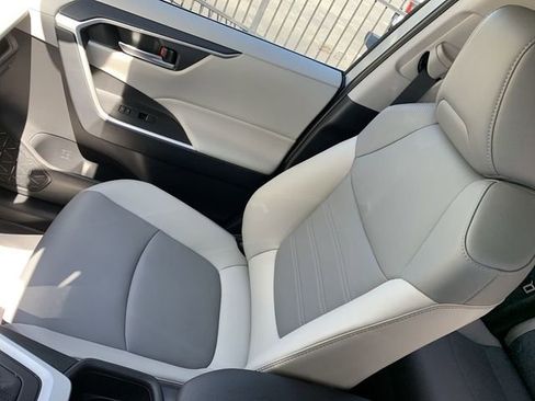 Used 2025 Toyota RAV4 XLE Premium w/ Weather Package FWD image 31