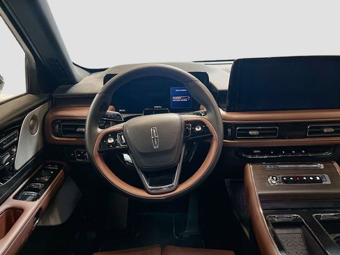 Used 2025 Lincoln Aviator Reserve w/ Equipment Group 201A AWD/4WD image 24