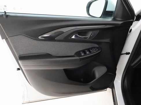 Used 2023 Chevrolet TrailBlazer LT w/ Convenience Package image 8