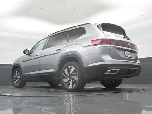 Used 2025 Volkswagen Atlas SE FWD image 52