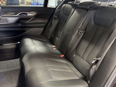 Used 2017 BMW 740i xDrive AWD/4WD image 7