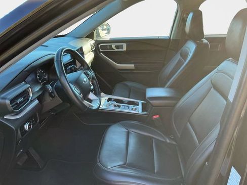 Used 2023 Ford Explorer XLT w/ Equipment Group 202A image 10