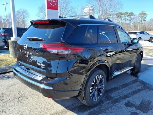New 2026 Nissan Rogue Platinum image 3