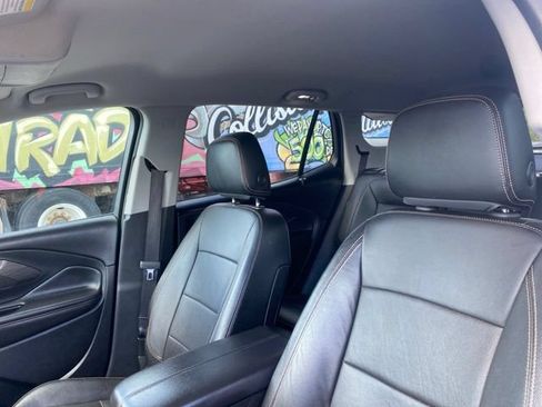 Used 2018 GMC Terrain SLT w/ Infotainment Package II AWD/4WD image 11