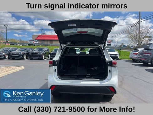 Used 2023 Toyota Highlander XLE AWD/4WD image 49