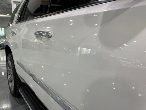 Used 2016 Cadillac Escalade Luxury AWD/4WD image 15