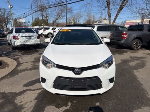 Used 2016 Toyota Corolla L FWD image 2
