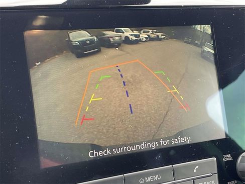 Used 2024 Nissan Titan SV w/ SV Convenience Package image 24