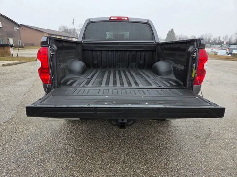 Used 2017 Toyota Tundra SR5 w/ SR5 Upgrade Package RWD image 10