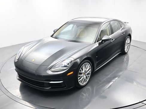 Used 2018 Porsche Panamera 4S image 31