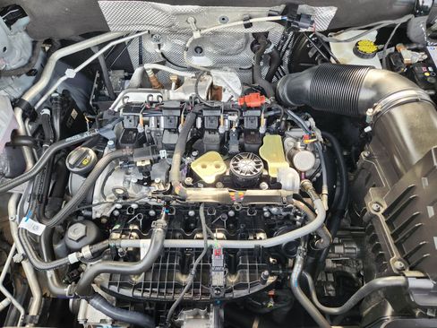 Used 2025 Volkswagen Atlas Cross Sport SEL R-Line image 35