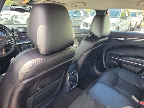 Used 2019 Chrysler 300 Limited RWD image 25