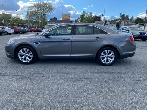 Used 2011 Ford Taurus SEL w/ 201A Rapid Spec Order Code image 2