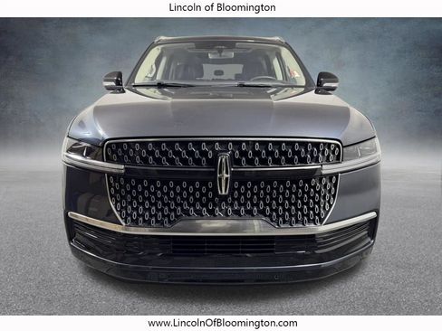 Used 2025 Lincoln Navigator L Reserve AWD/4WD image 10