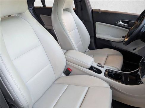 Used 2016 Mercedes-Benz CLA 250 image 20