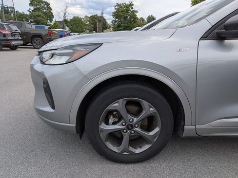 Used 2023 Ford Escape ST-Line w/ Tech Pack #1 AWD/4WD image 9