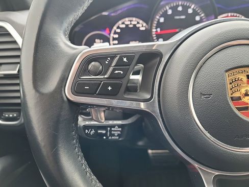 Used 2023 Porsche Cayenne S image 17