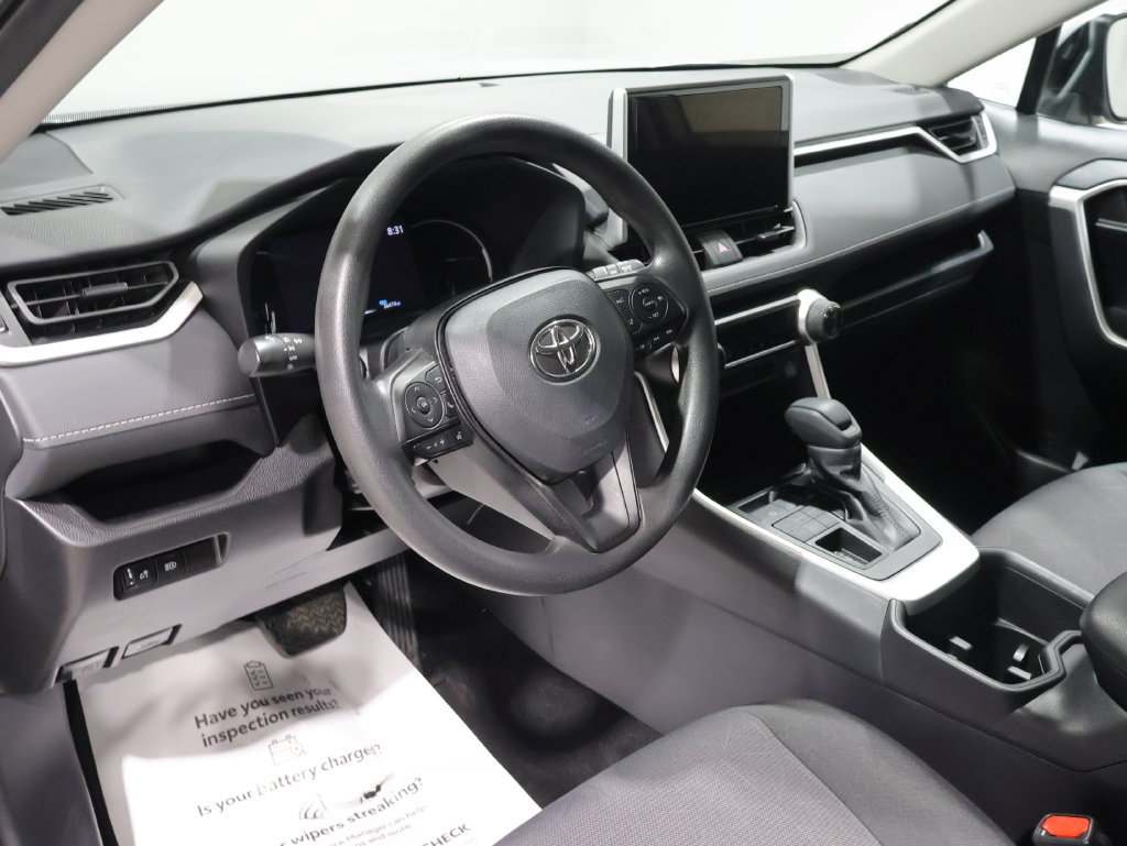 Used 2025 Toyota RAV4 XLE AWD/4WD image 16