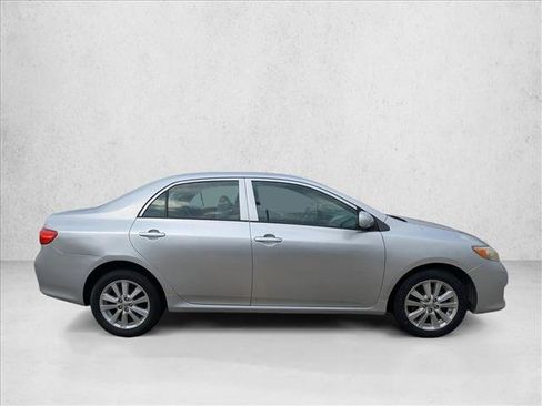 Used 2010 Toyota Corolla LE image 4