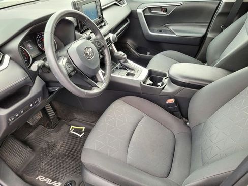 Used 2021 Toyota RAV4 XLE w/ Convenience Package image 14