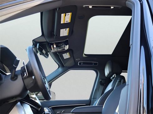 New 2026 Land Rover Range Rover SE image 36