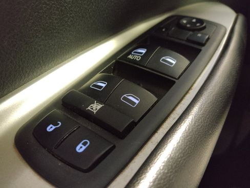 Used 2018 Dodge Journey SE w/ Popular Equipment Group FWD image 27