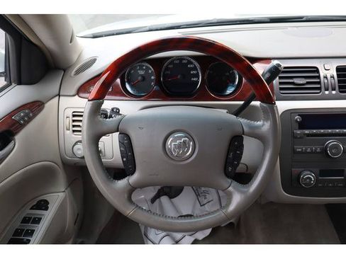 Used 2010 Buick Lucerne CXL FWD image 7