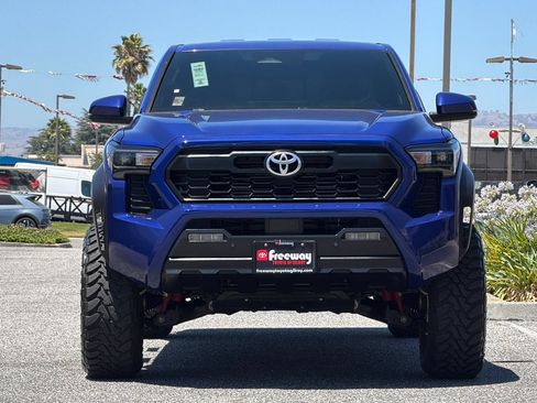 Used 2025 Toyota Tacoma 4x4 Double Cab image 11