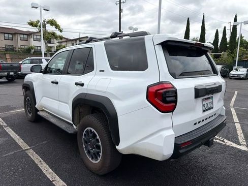 Used 2025 Toyota 4Runner SR5 AWD/4WD image 16