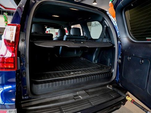 Used 2022 Lexus GX 460 Luxury w/ Sport Design Package image 20