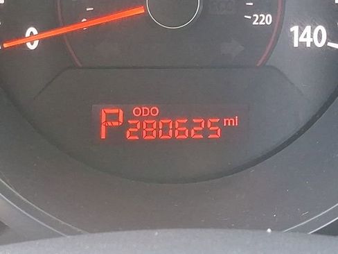 Used 2010 Kia Soul + w/ Audio Pkg FWD image 18