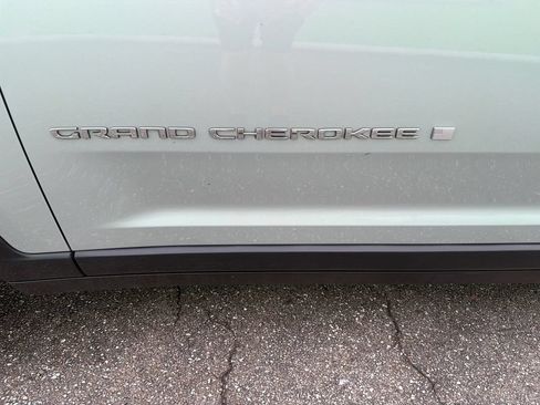 Used 2021 Jeep Grand Cherokee L Limited w/ Trailer Tow Group (B) AWD/4WD image 10
