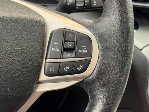 Used 2022 Ford Explorer XLT w/ Equipment Group 202A AWD/4WD image 31