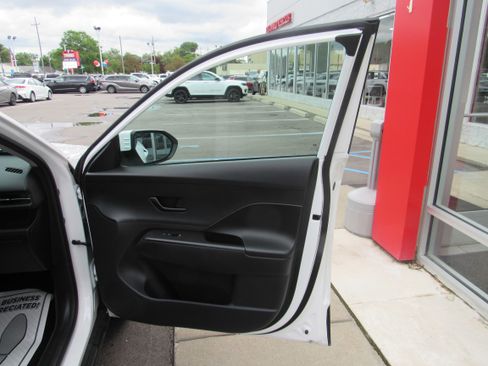 Used 2025 Hyundai Kona SEL FWD image 15