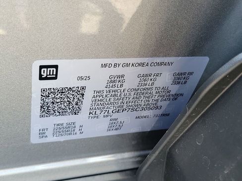 Used 2025 Chevrolet Trax RS w/ Sunroof Package FWD image 31