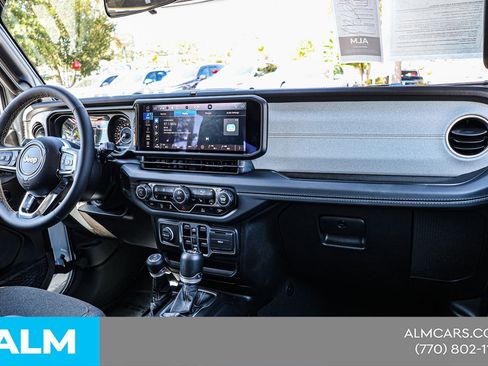 Used 2024 Jeep Wrangler Sahara image 25