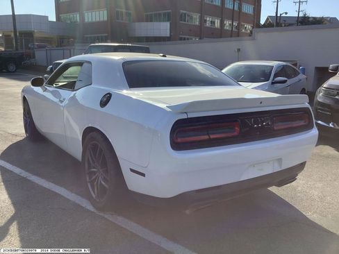 Used 2016 Dodge Challenger R/T image 4